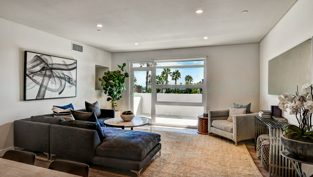 Beautiful Newly Built 2 Bed 2.5 Bath Townhome - Photo 4 of 10