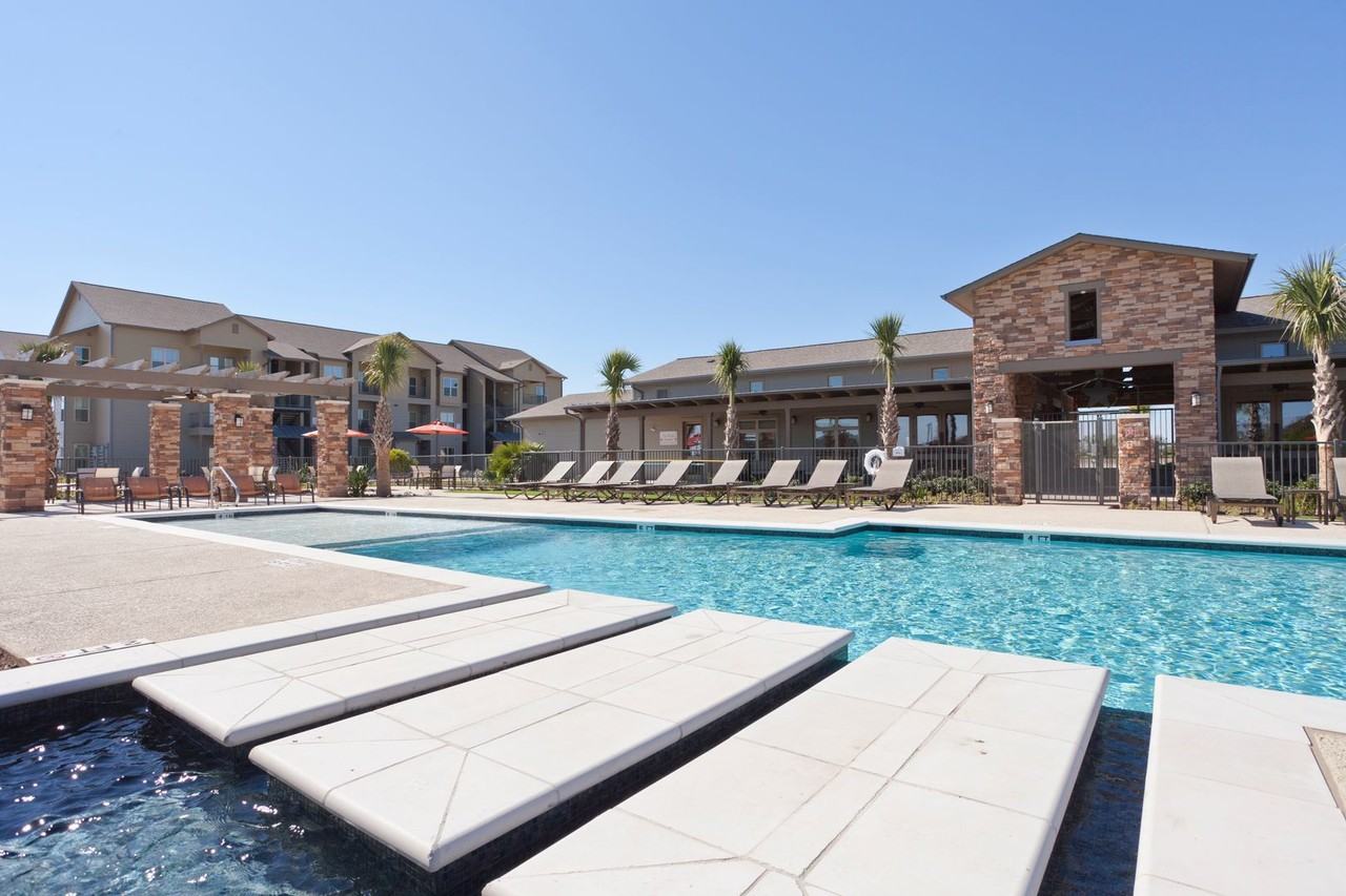 Santa Anna - Photo 2 of 30