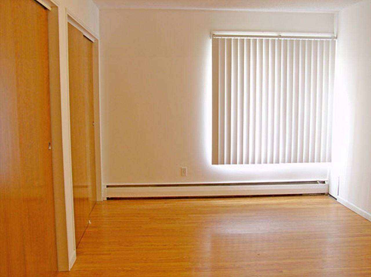 708 University Ave SE - Photo 5 of 5