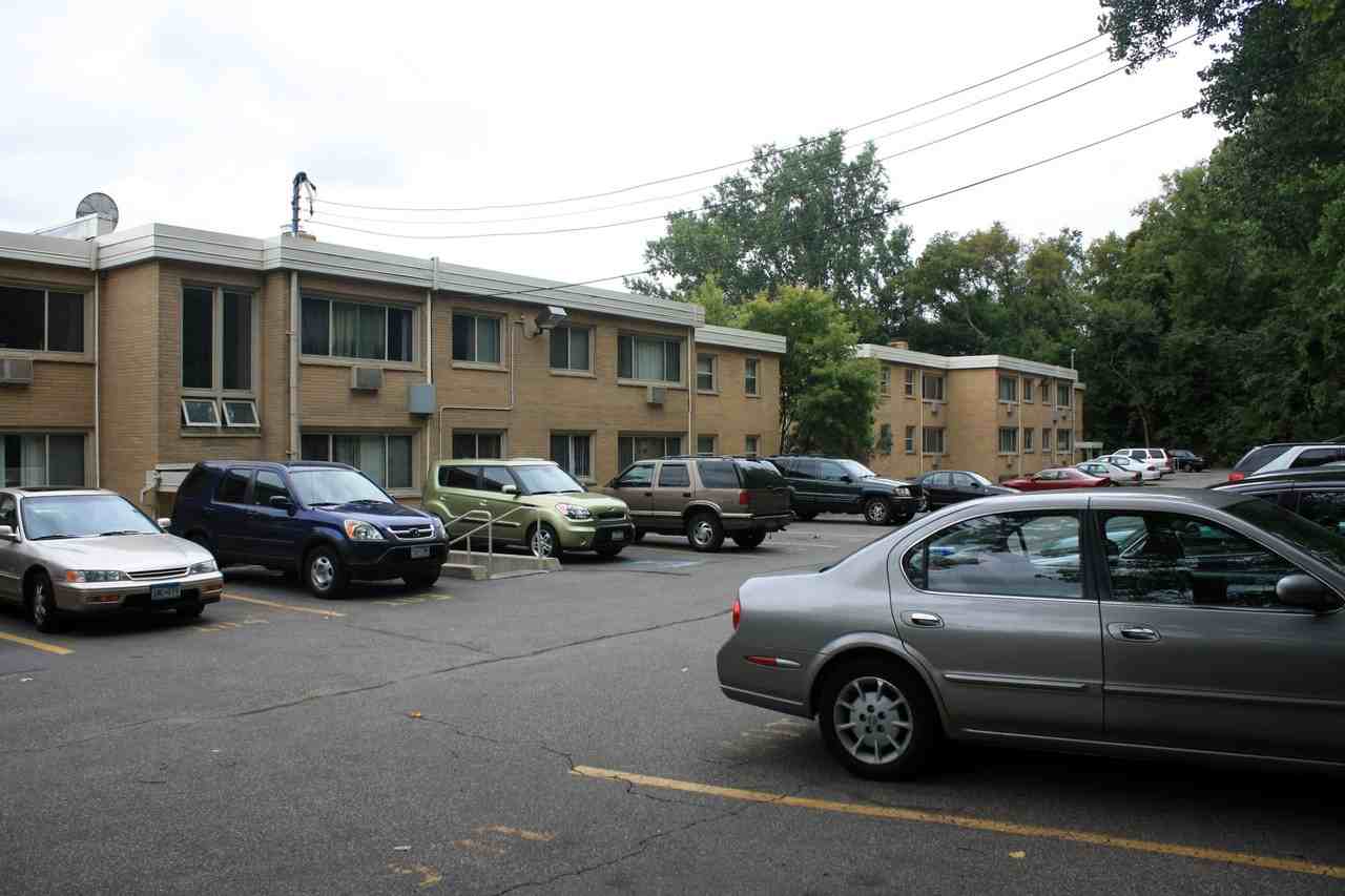 1565-1575 St Paul Ave. - Photo 6 of 16