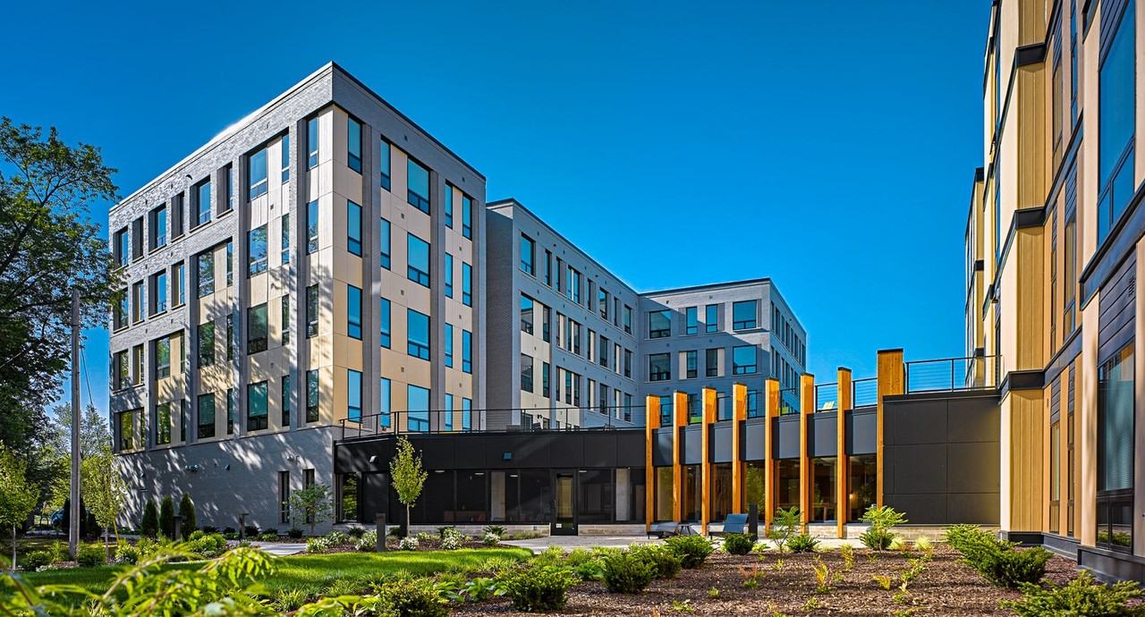 Ella - Photo 6 of 50