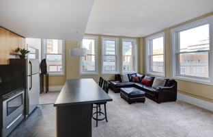 featured image of 218 6th Ave