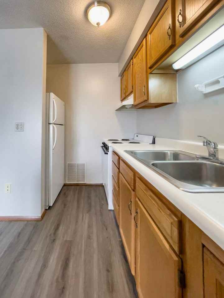 210 North Martin Avenue - Photo 5 of 13