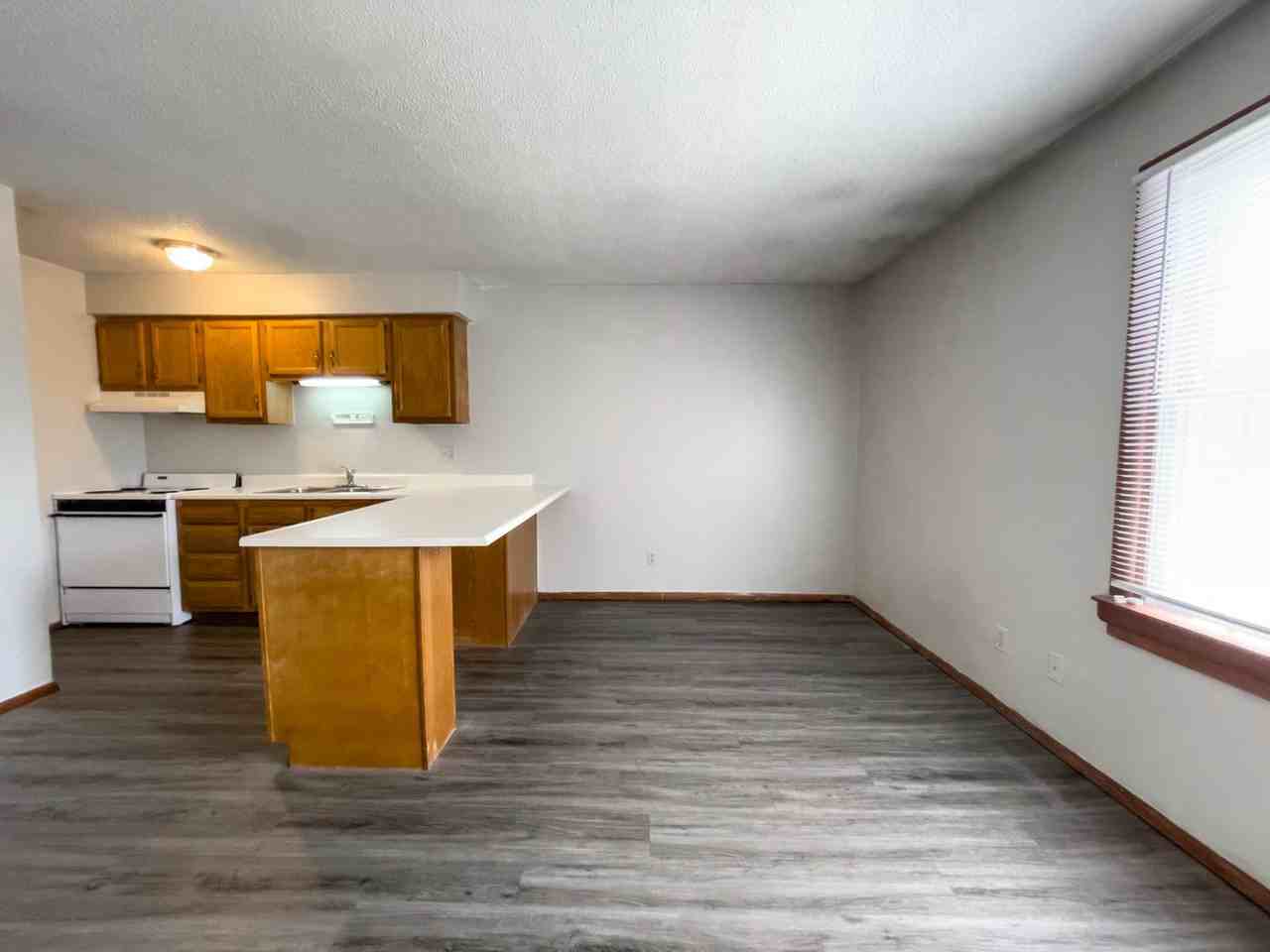 210 North Martin Avenue - Photo 6 of 13