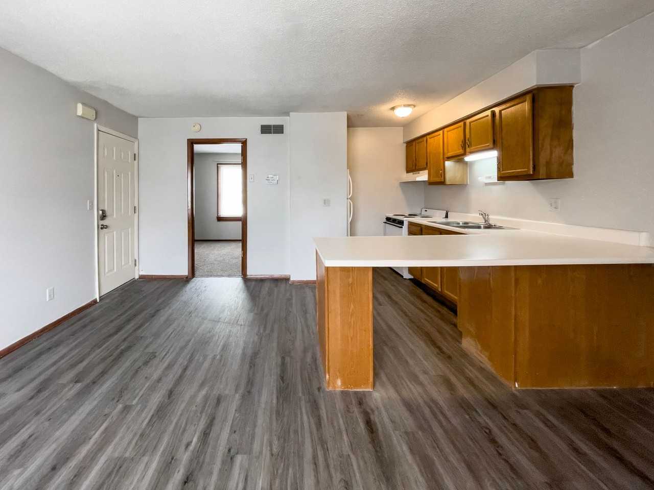 210 North Martin Avenue - Photo 2 of 13