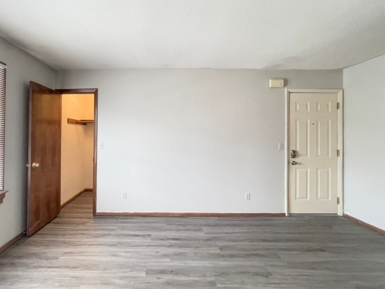 210 North Martin Avenue - Photo 7 of 13