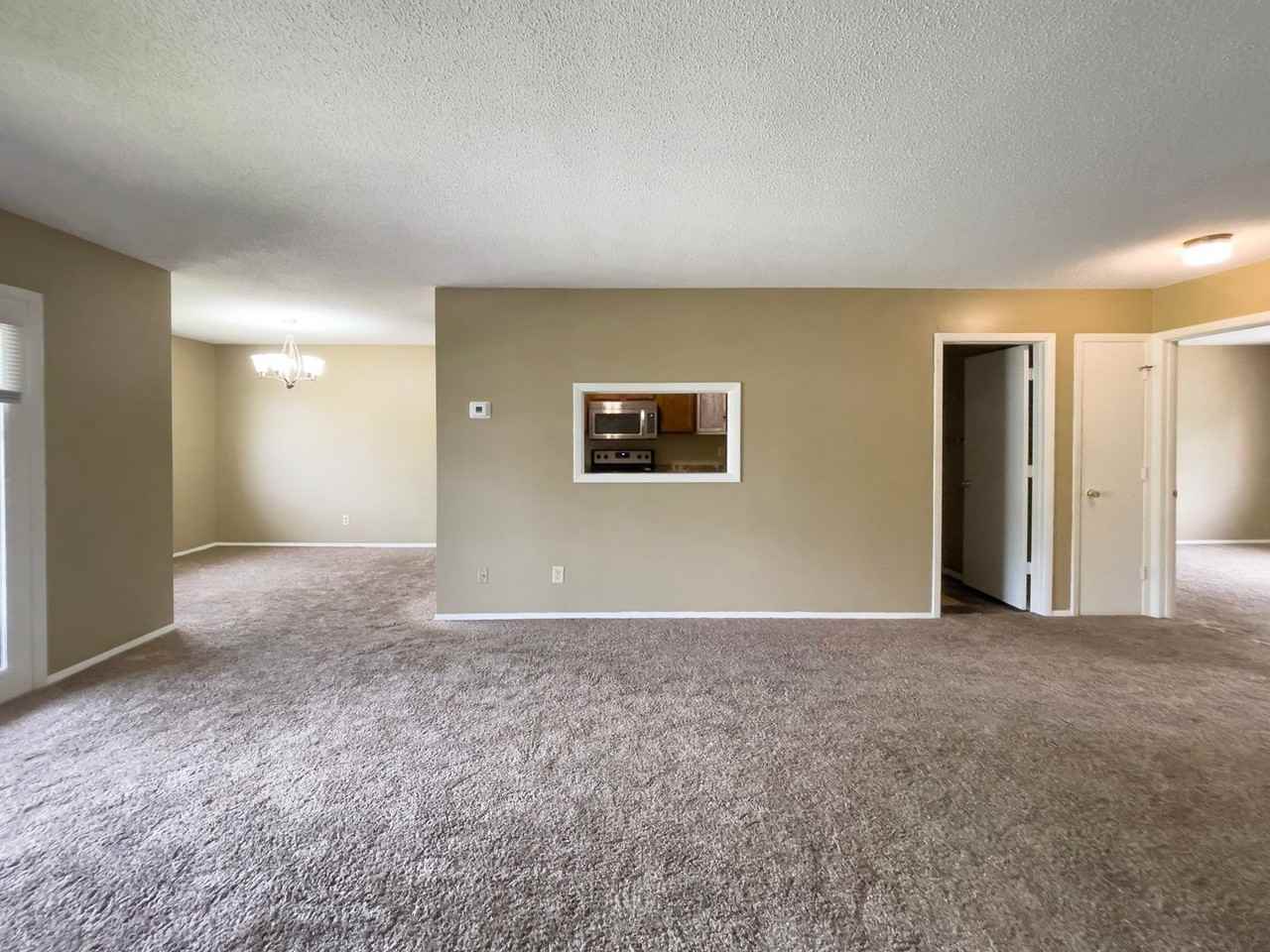 920 N Linden St #3 - Photo 6 of 19