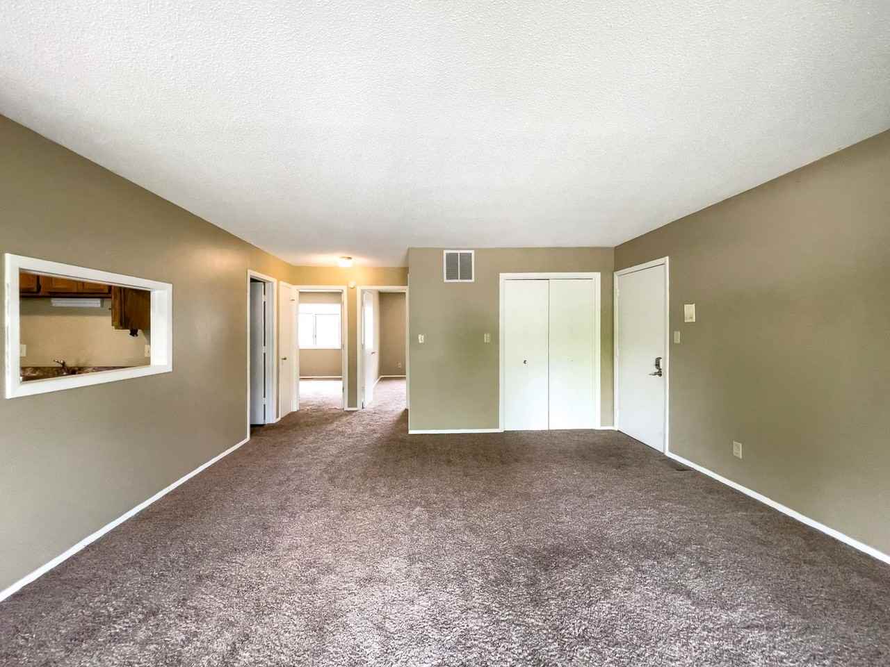 920 N Linden St #3 - Photo 5 of 19