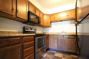 featured image of 920 N Linden St #5