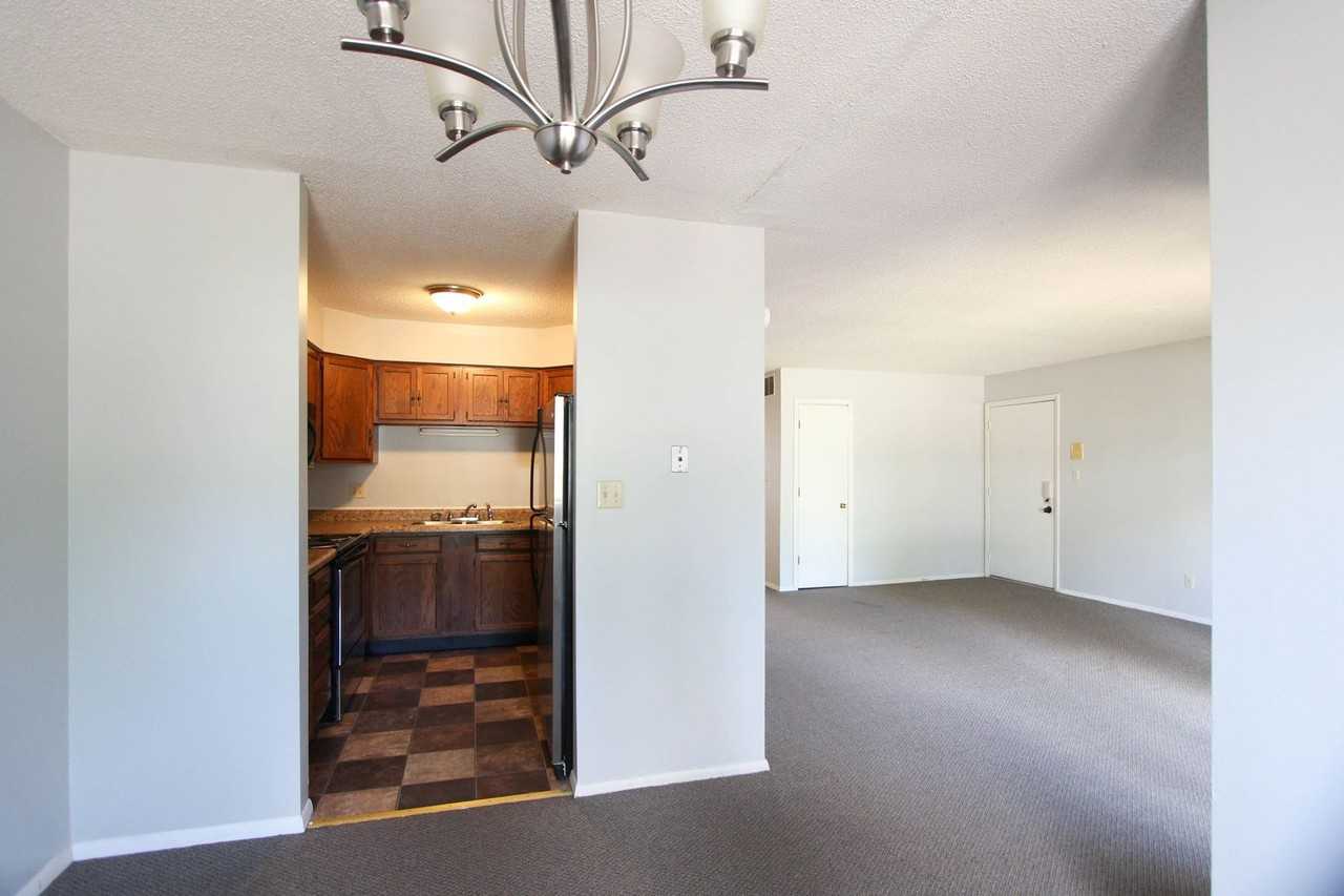 920 North Linden Street #5 - Photo 2 of 15