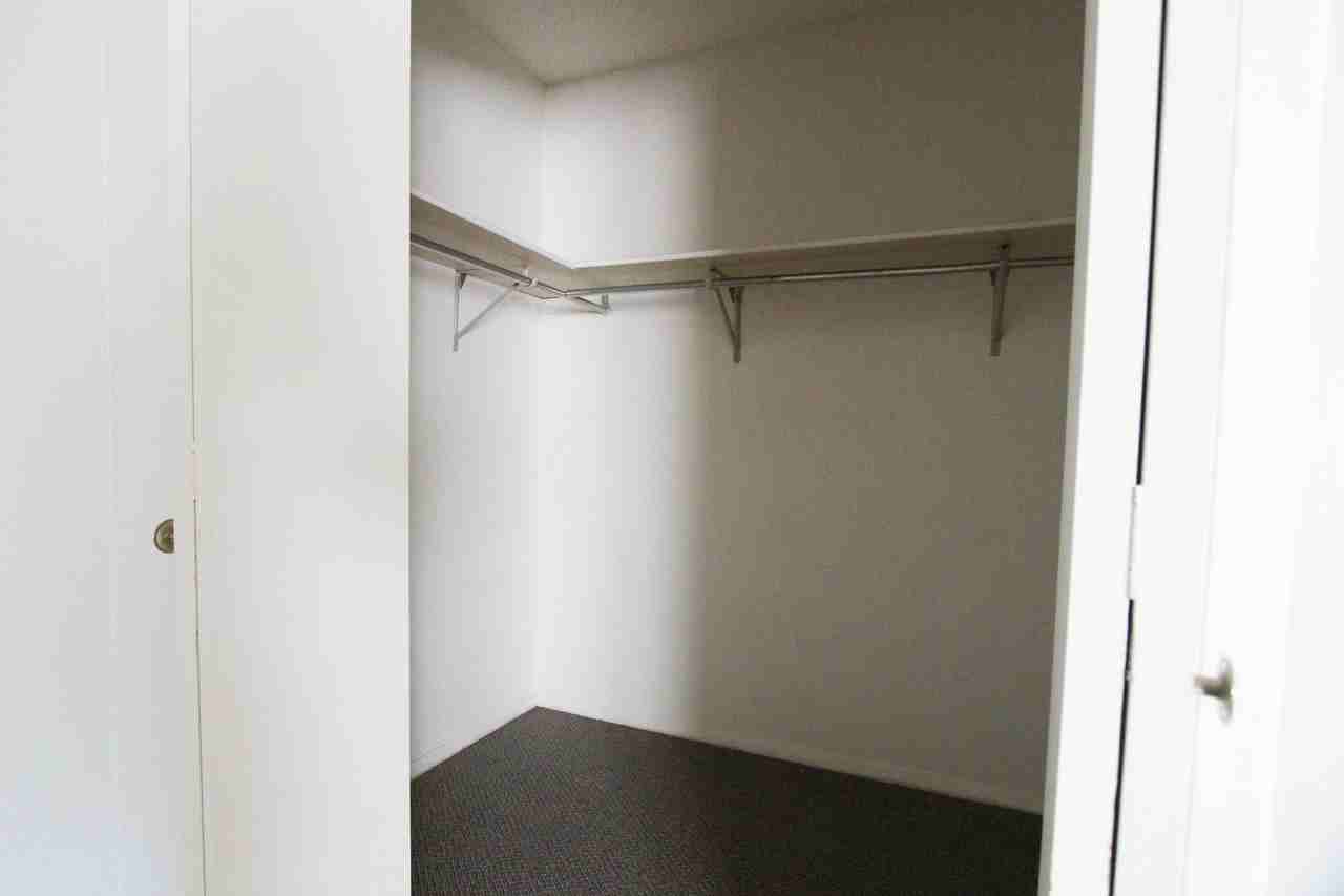 920 N Linden St #19 - Photo 6 of 10