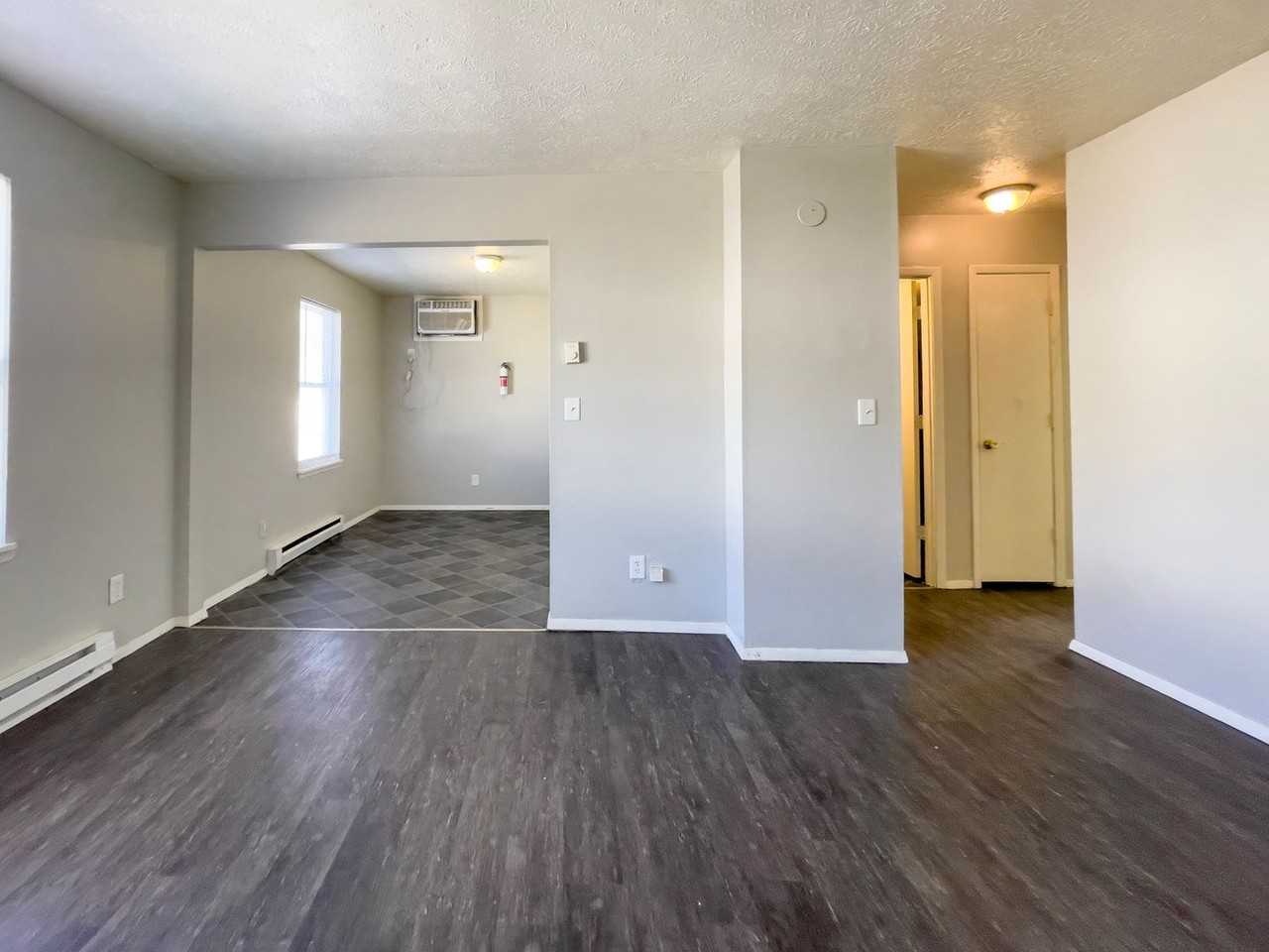 1703 E 14th St - Photo 5 of 16