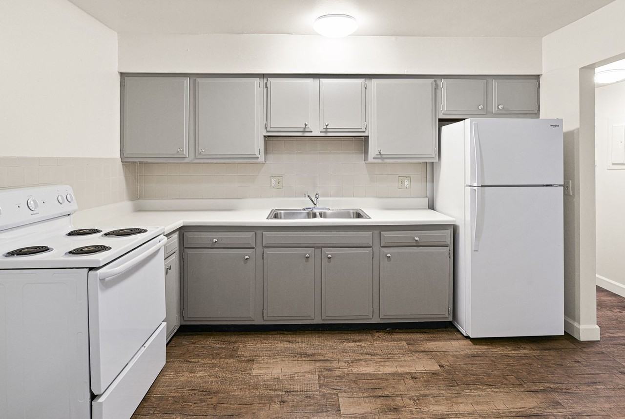 Metro Apartments at Wood River - Photo 4 of 44