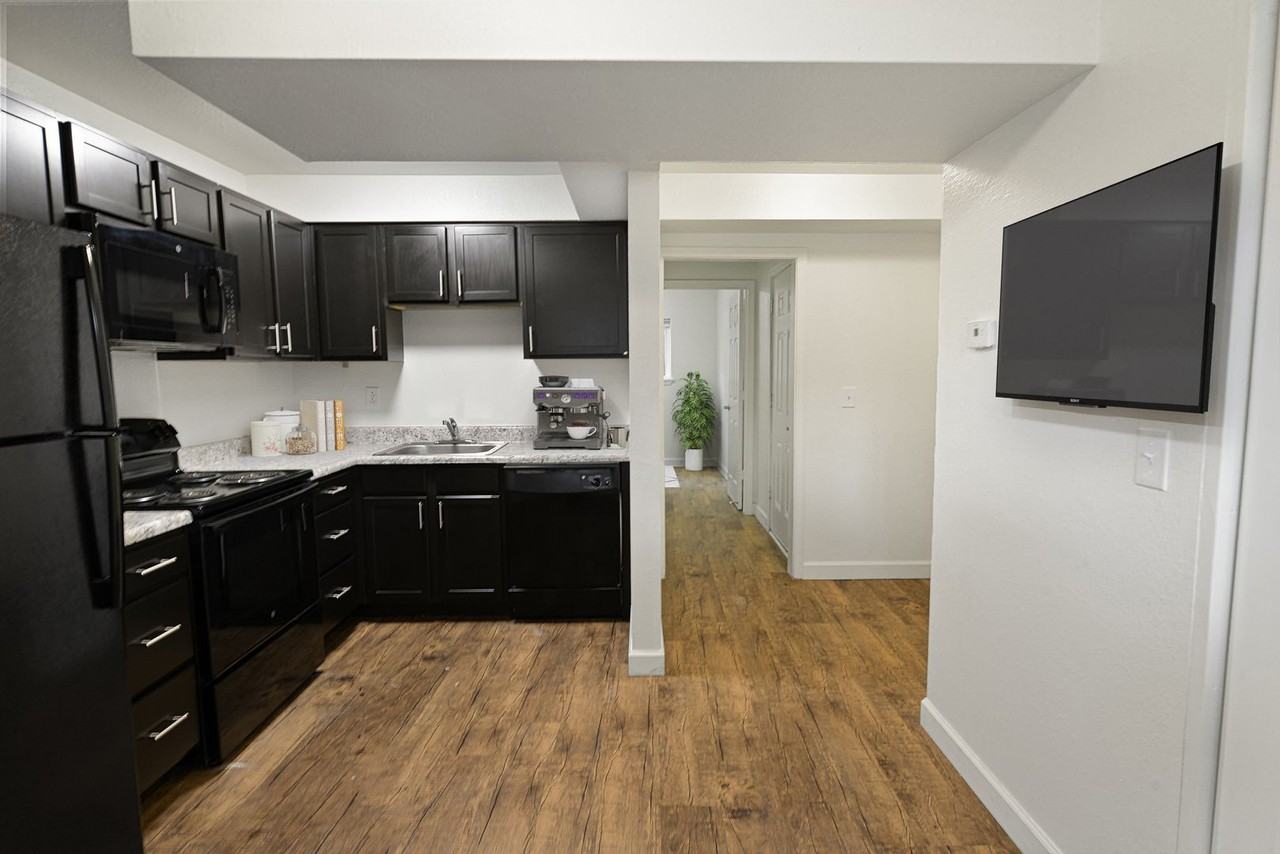 Metro Apartments at Wood River - Photo 4 of 50