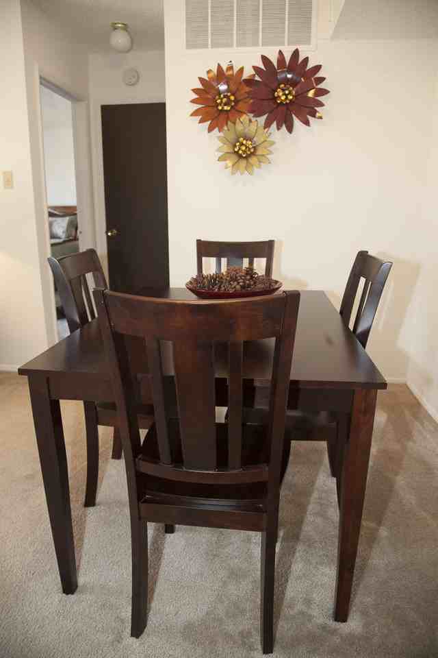 Warson Garden Apartments - Photo 4 of 14