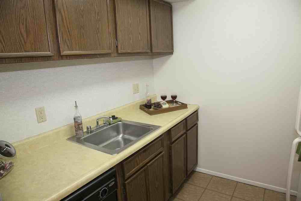 Warson Garden Apartments - Photo 5 of 14