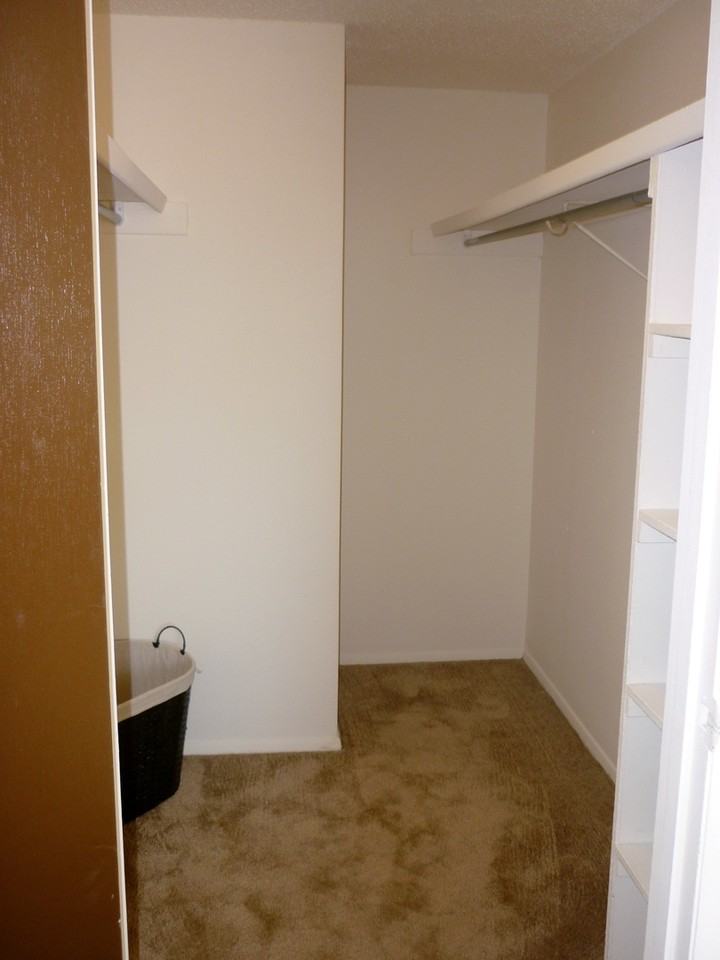 Warson Garden Apartments - Photo 7 of 14