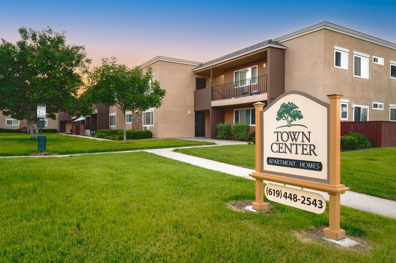 10233 Mission Gorge Road - Photo 7 of 36