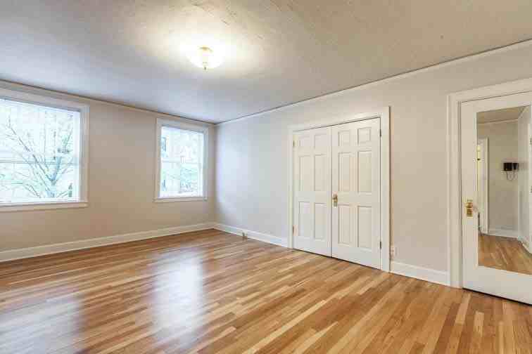 1037 NW 20th Ave - Photo 4 of 14
