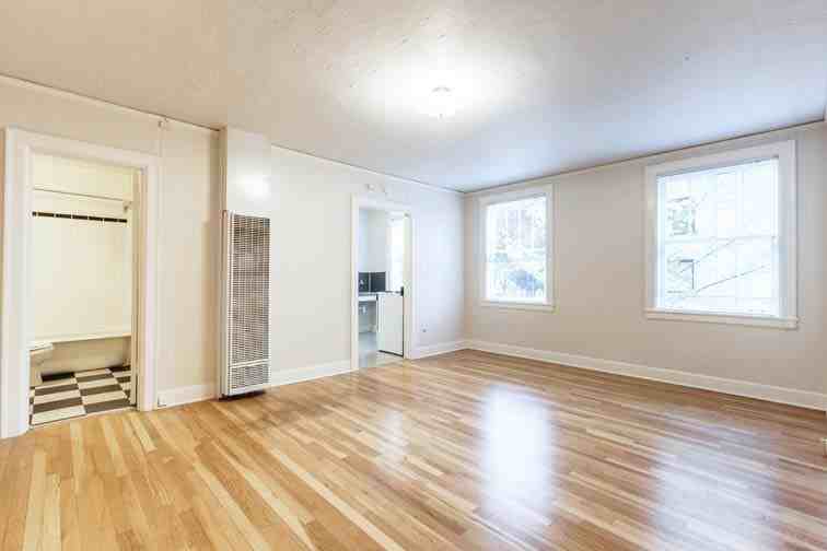 1037 NW 20th Ave - Photo 5 of 14