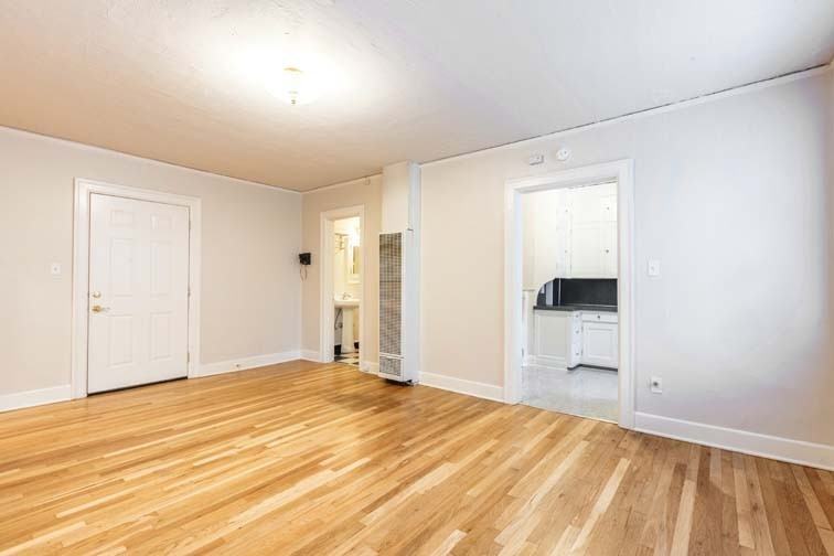 1037 NW 20th Ave - Photo 6 of 14