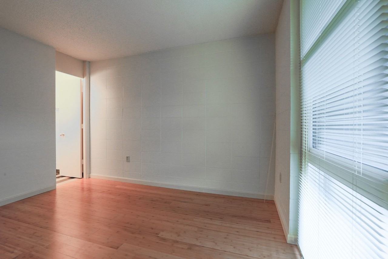 1905 NW 29th Ave - Photo 4 of 20