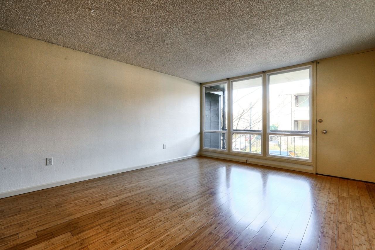 1905 NW 29th Ave - Photo 6 of 35