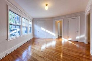 831 SW Vista Ave - Photo 1 of 1