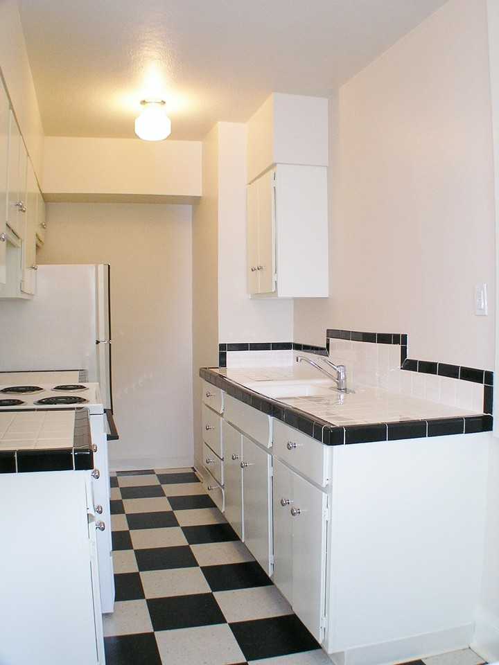 2170 NE Hancock St - Photo 4 of 27
