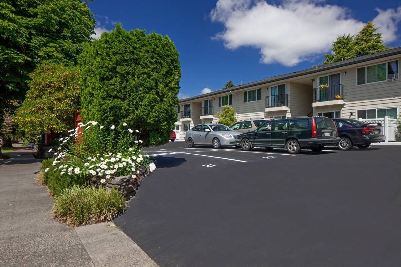 2021 Ne Hancock St - Photo 2 of 21