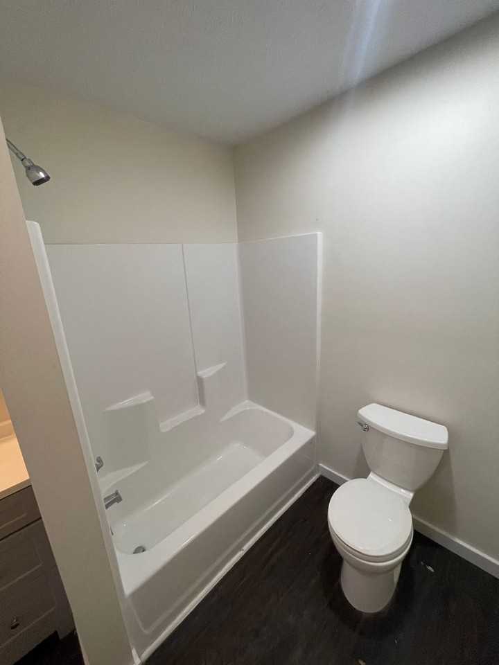 500 N. Gentry - Photo 4 of 9