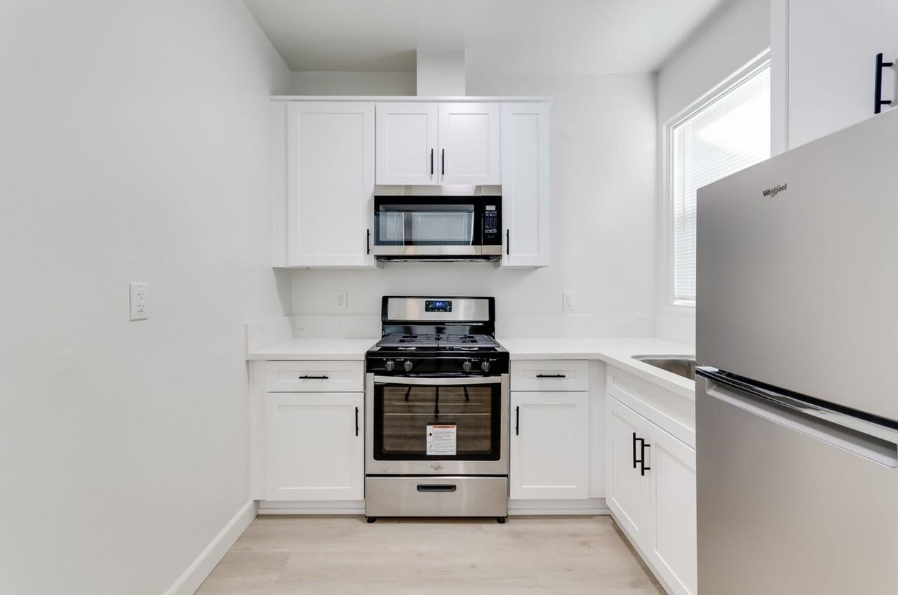 E Street Apartment  | Newly Built & Renovated Apartment Homes in Golden Hills! - Photo 2 of 11