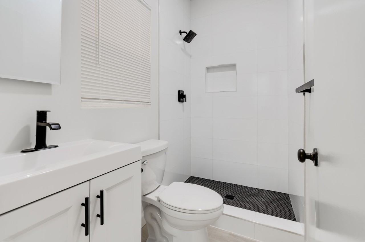 E Street Apartment  | Newly Built & Renovated Apartment Homes in Golden Hills! - Photo 4 of 11