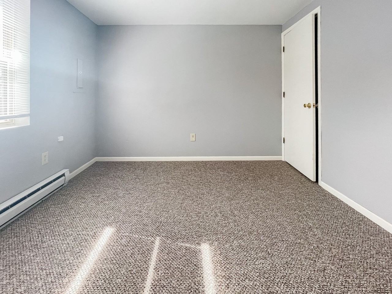 408 S Walnut St - Photo 6 of 11