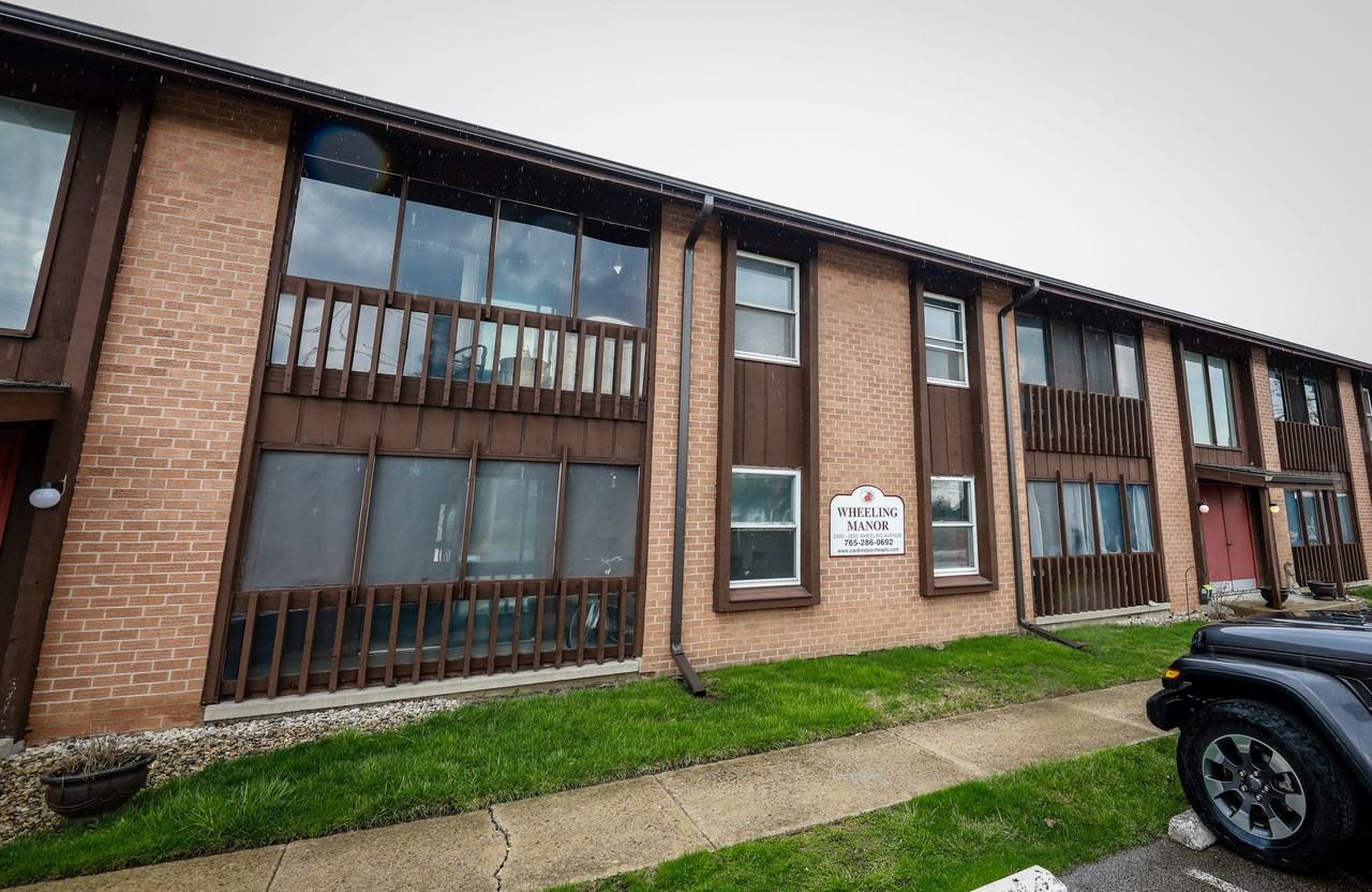 2404 Wheeling Avenue - Photo 2 of 50