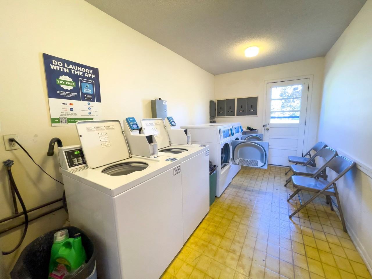 2404 Wheeling Avenue - Photo 4 of 50