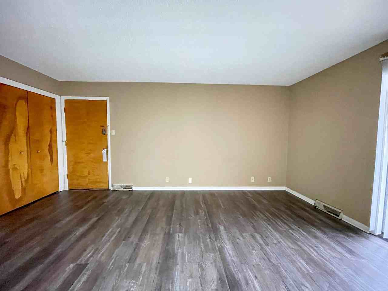 2404 Wheeling Avenue - Photo 6 of 50