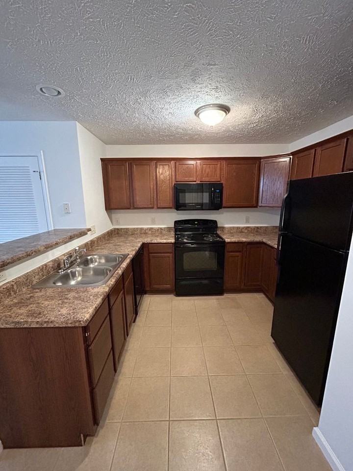 1114-1120 Ekstam - Photo 4 of 23