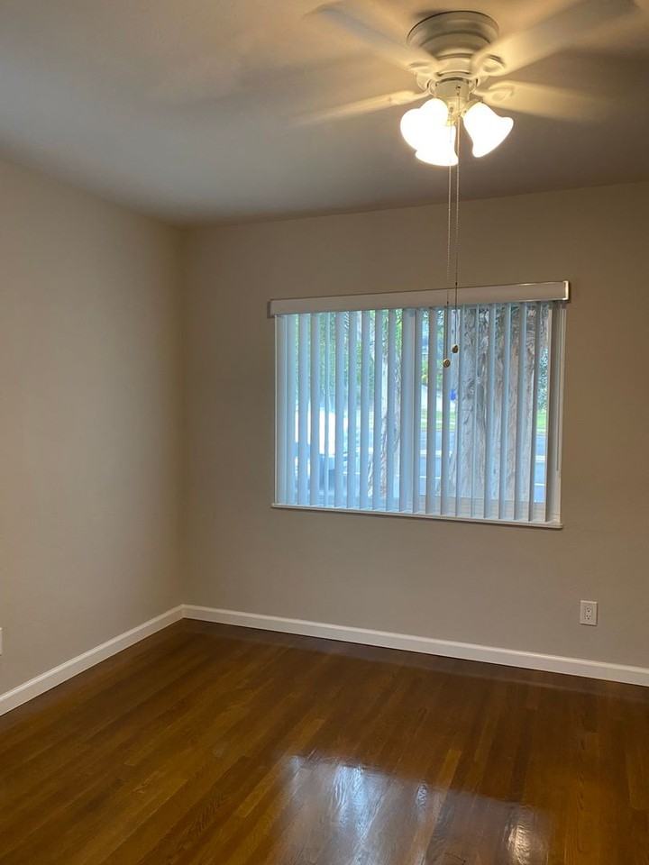 La Mesa Apartments - Photo 7 of 13