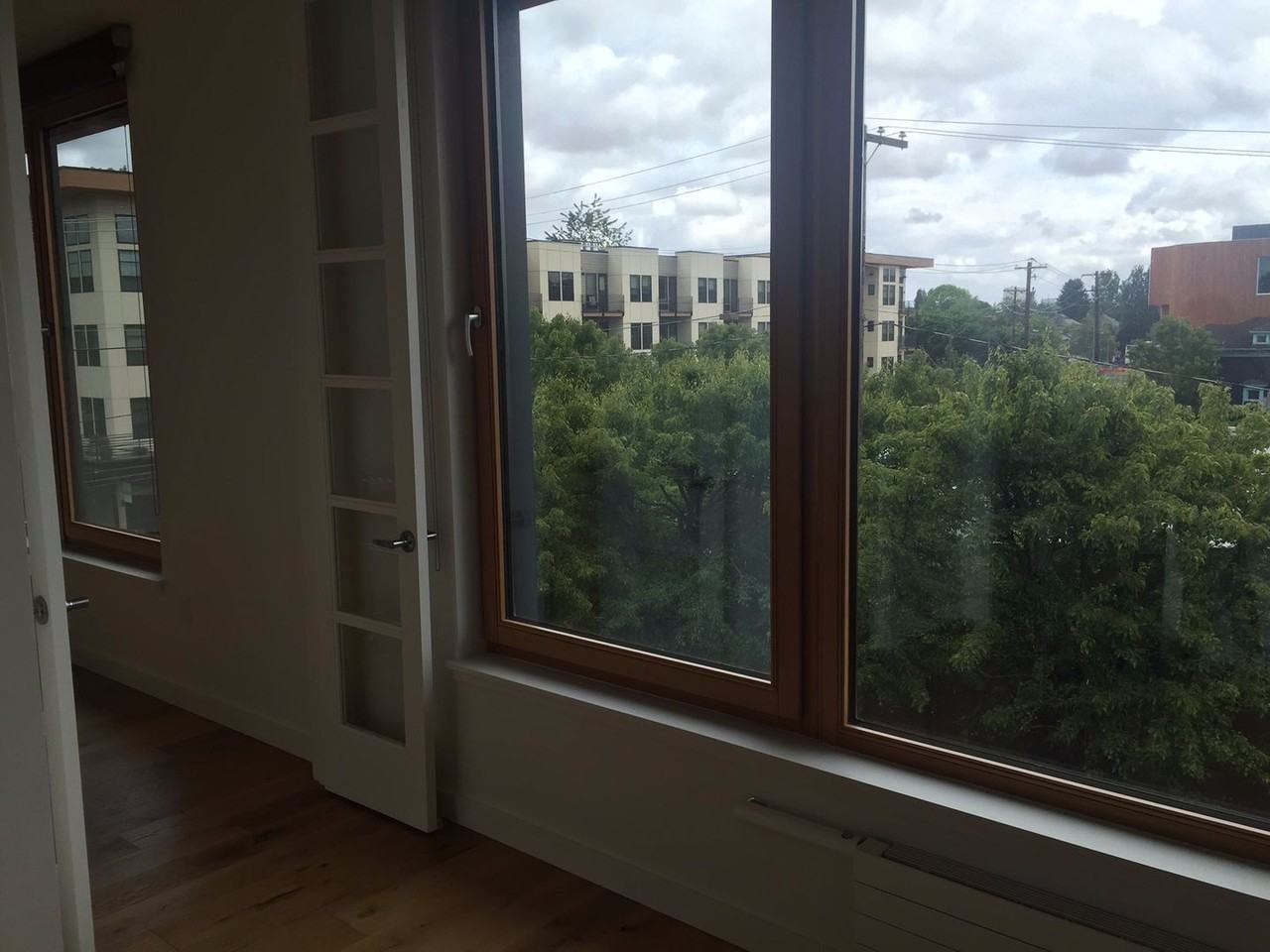 Contact Lynn at 503 - Photo 2 of 6