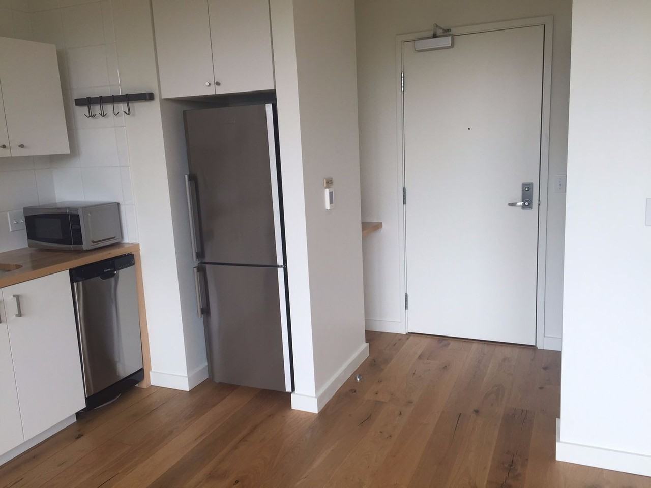 Contact Lynn at 503 - Photo 4 of 6