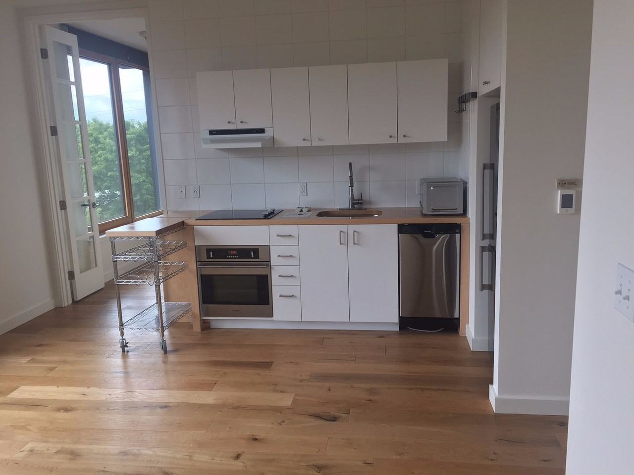 Contact Lynn at 503 - Photo 5 of 6