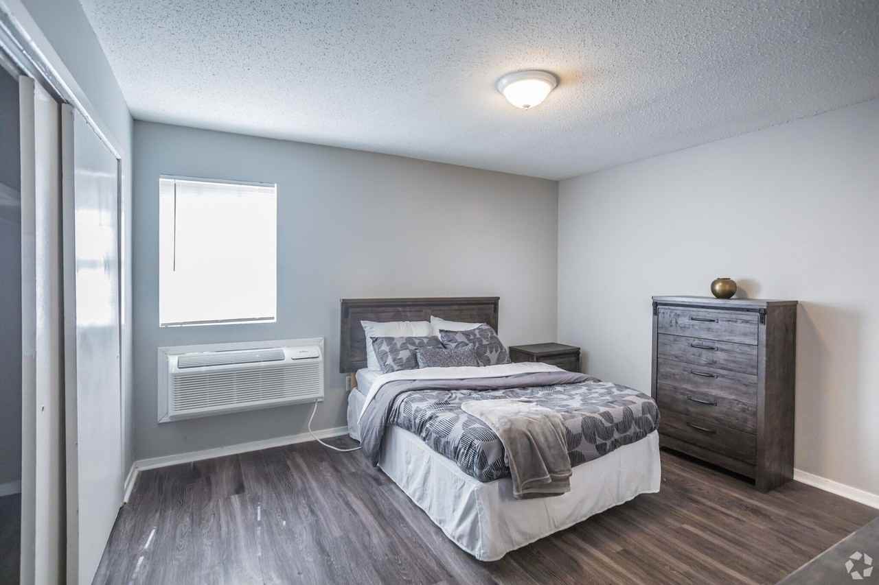 365 W Northside Dr - Photo 5 of 21