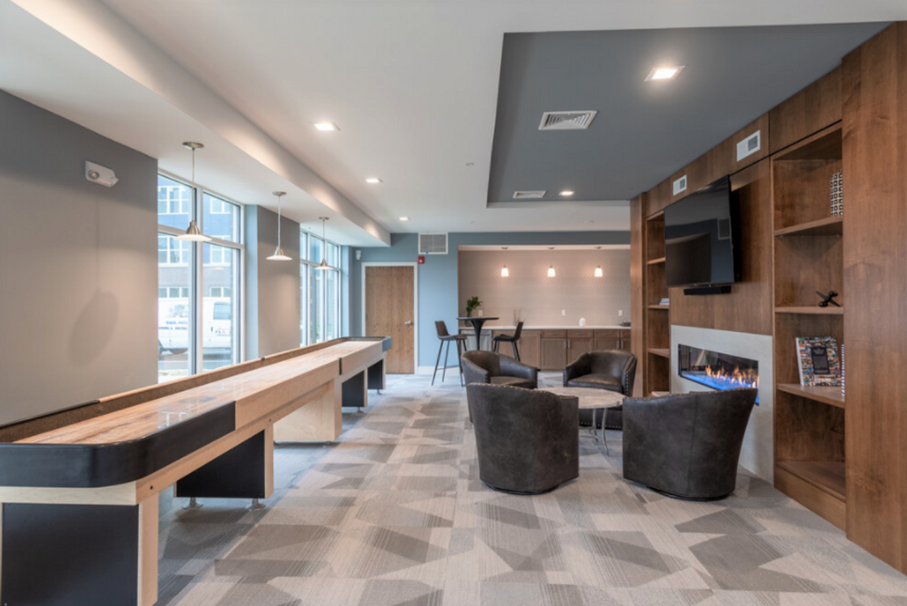 THE NEIL - Photo 5 of 50