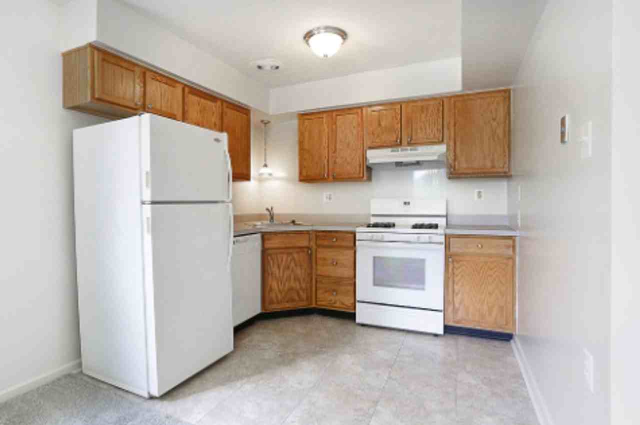 ALLISON APARTMENTS - Photo 2 of 29