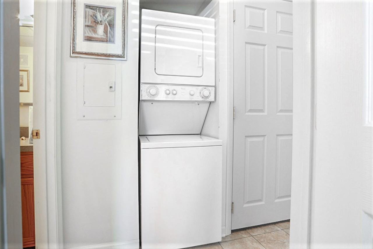 ALLISON APARTMENTS - Photo 4 of 29