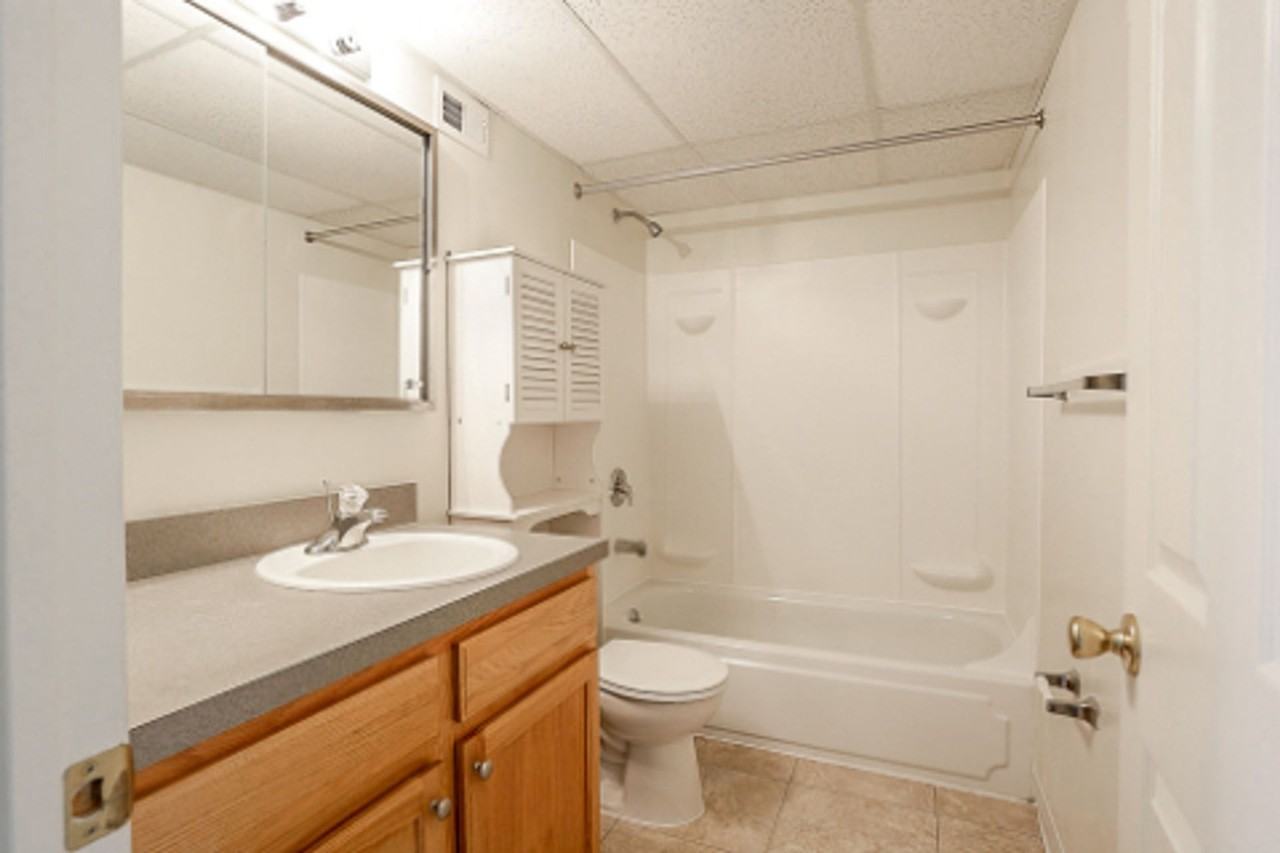 ALLISON APARTMENTS - Photo 6 of 29