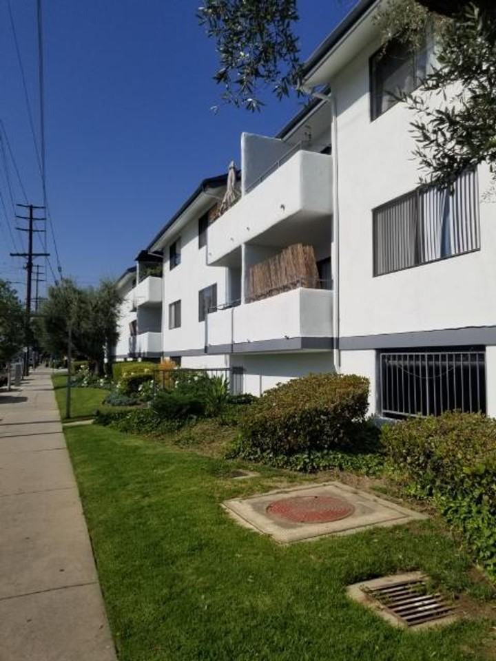 Pinetree Terrace - Photo 2 of 14