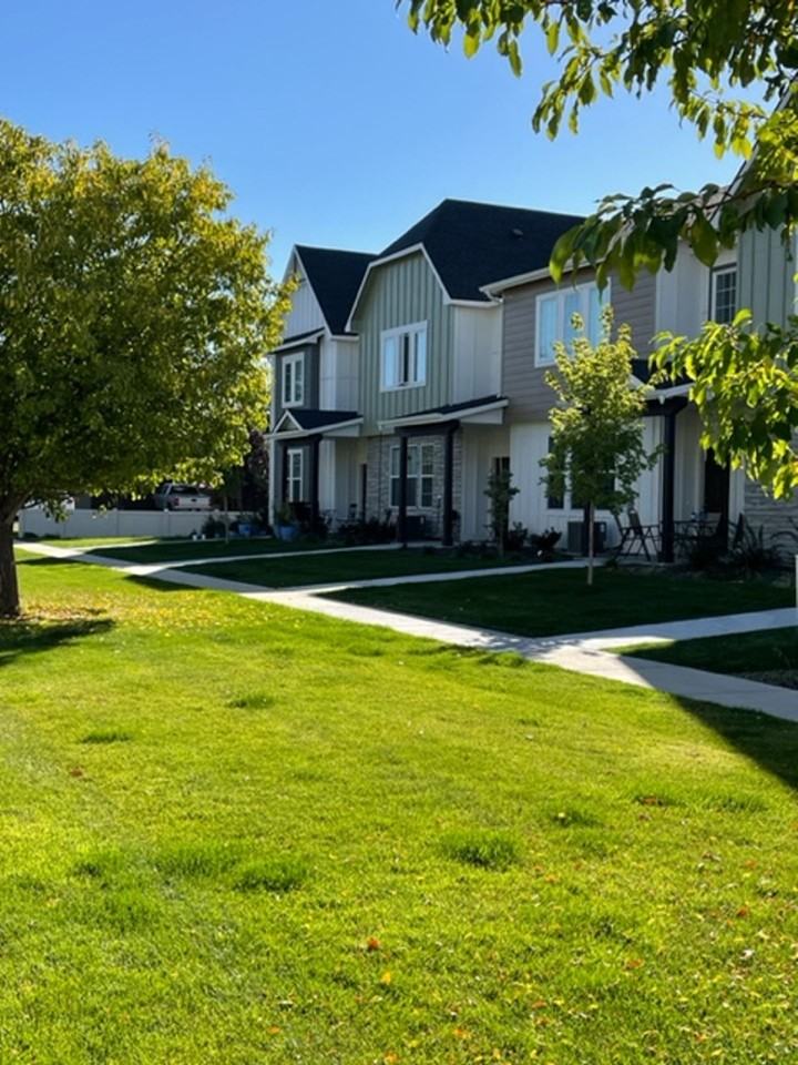 Townhomes at Union Square - Photo 5 of 6