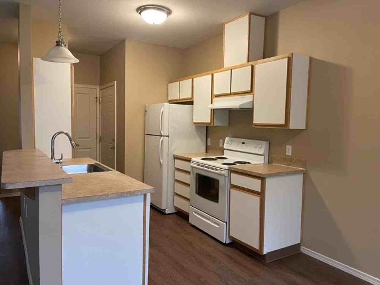 134-Valley Pointe Apartments - Photo 2 of 14